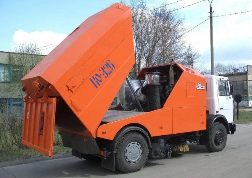 Вакуумная подметально-уборочная машина Услуги подметальной машины КО-326 для уборки улиц взять в аренду, заказать, цены, услуги - Волгоград