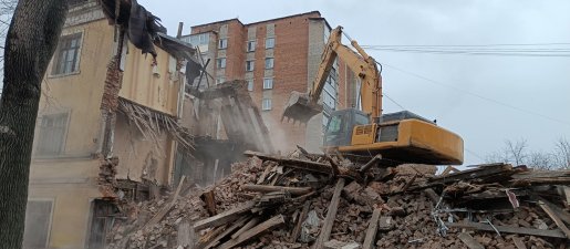 Промышленный снос и демонтаж зданий спецтехникой стоимость услуг и где заказать - Волгоград