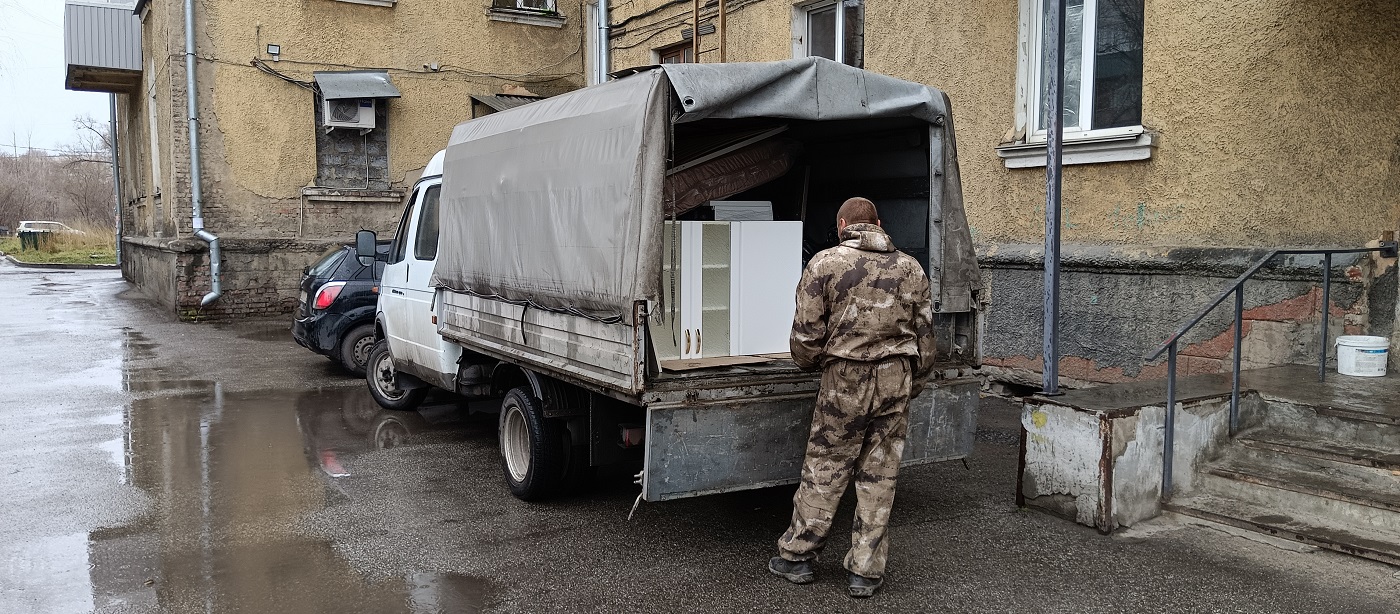 Квартирные перевозки. Погрузка мебели в Газель в Волгоградской области